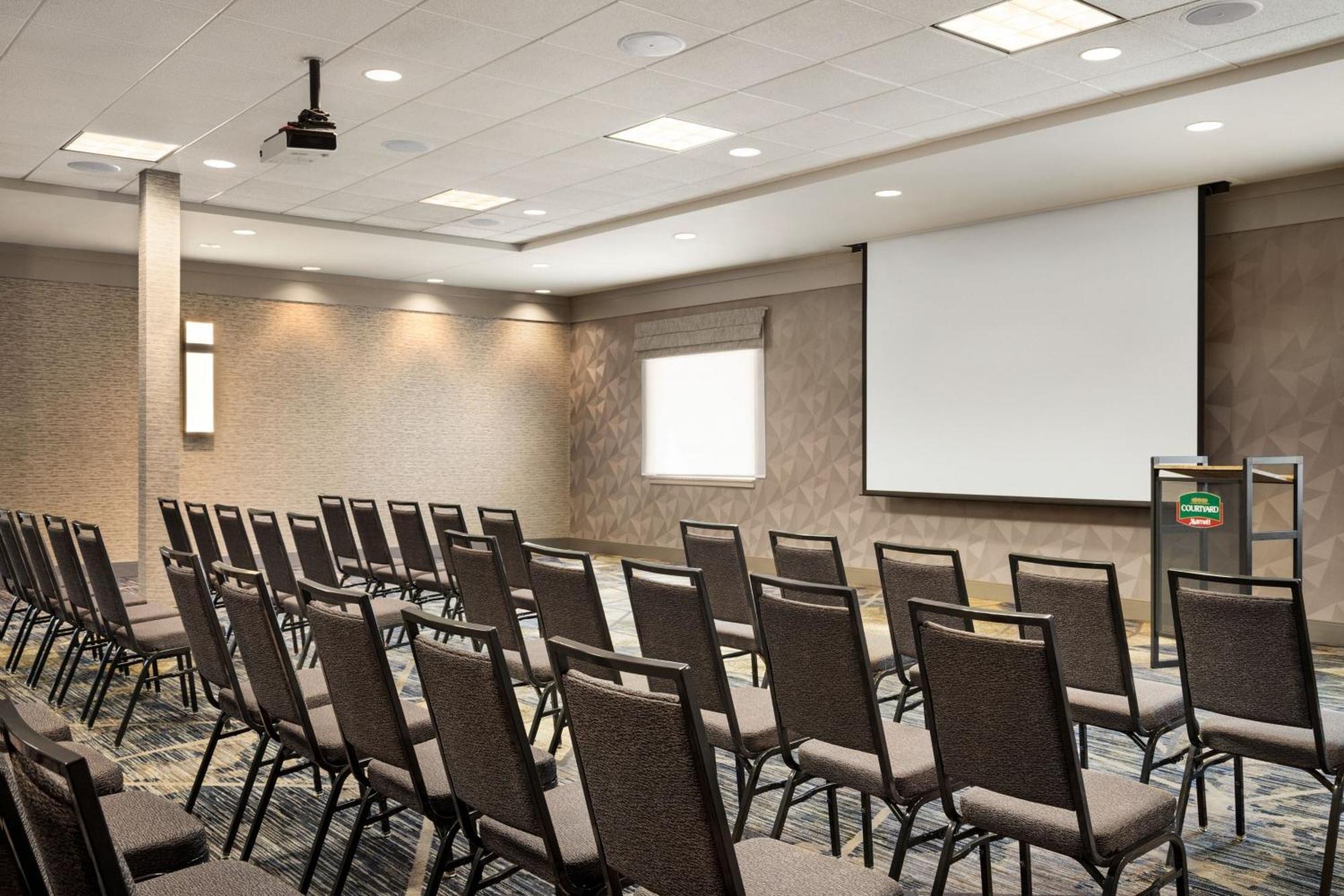 Courtyard By Marriott Columbia Hotel Exterior photo