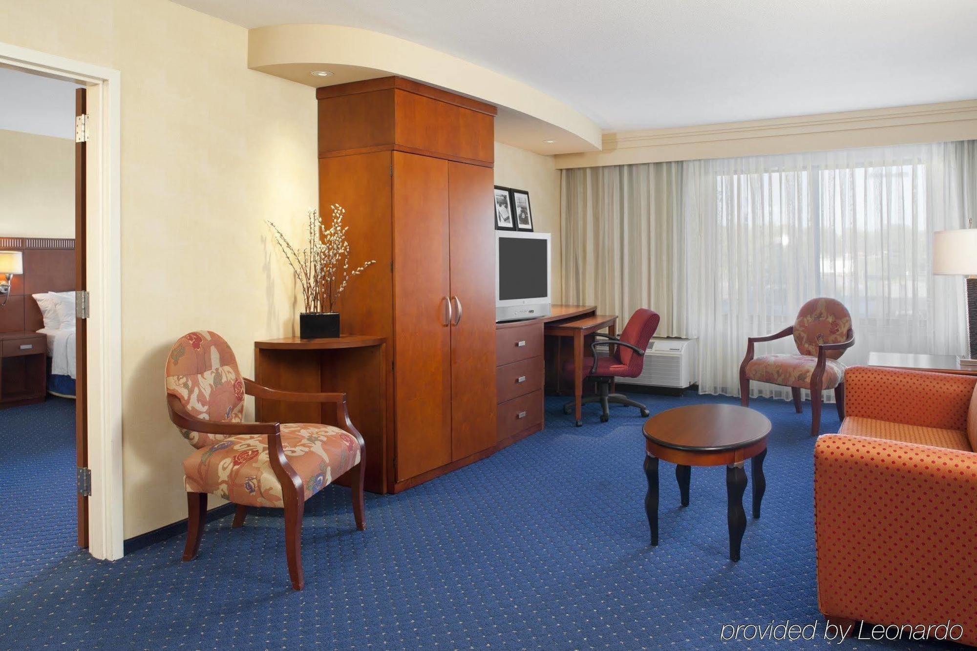 Courtyard By Marriott Columbia Hotel Room photo