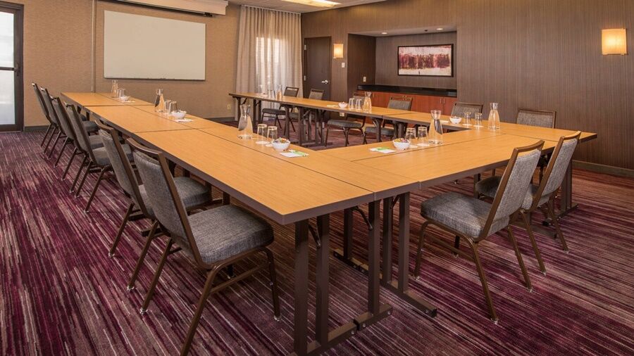 Courtyard By Marriott Columbia Hotel Exterior photo